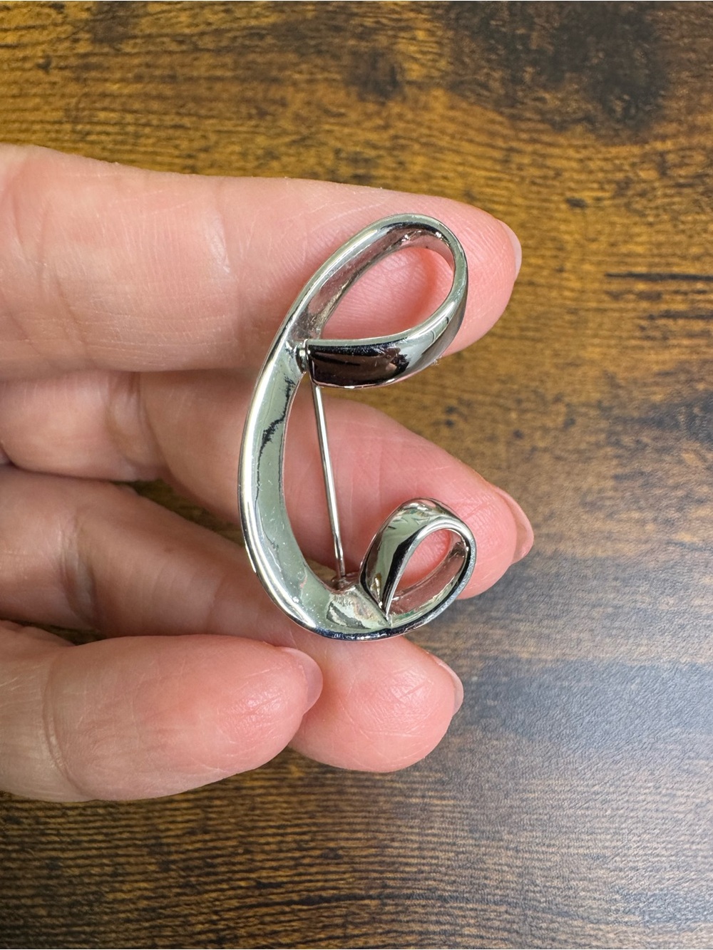Sarah Coventry Silver Tone Swirl Initial Cursive Letter C Brooch Pin - Vintage